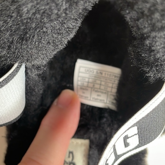 Ugg fuzzy yeah, fluff slippers size 10 - Picture 3 of 7